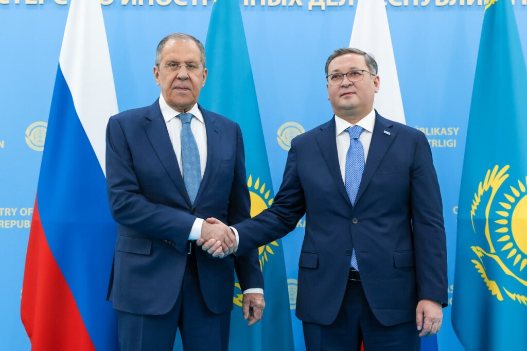 Глава МИД России прибыл в Астану