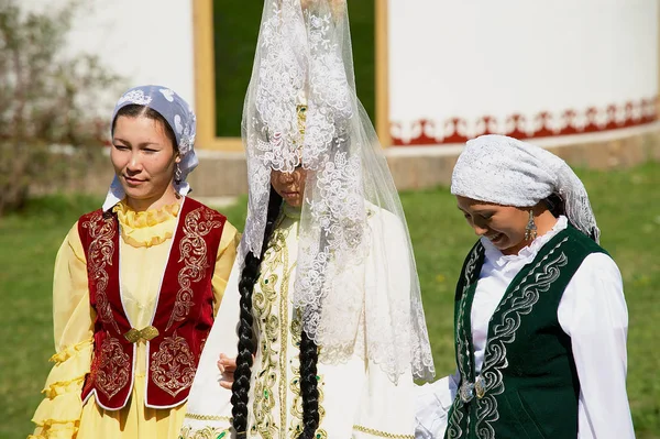 depositphotos_163427988-stock-photo-lady-wears-traditional-kazakh-wedding