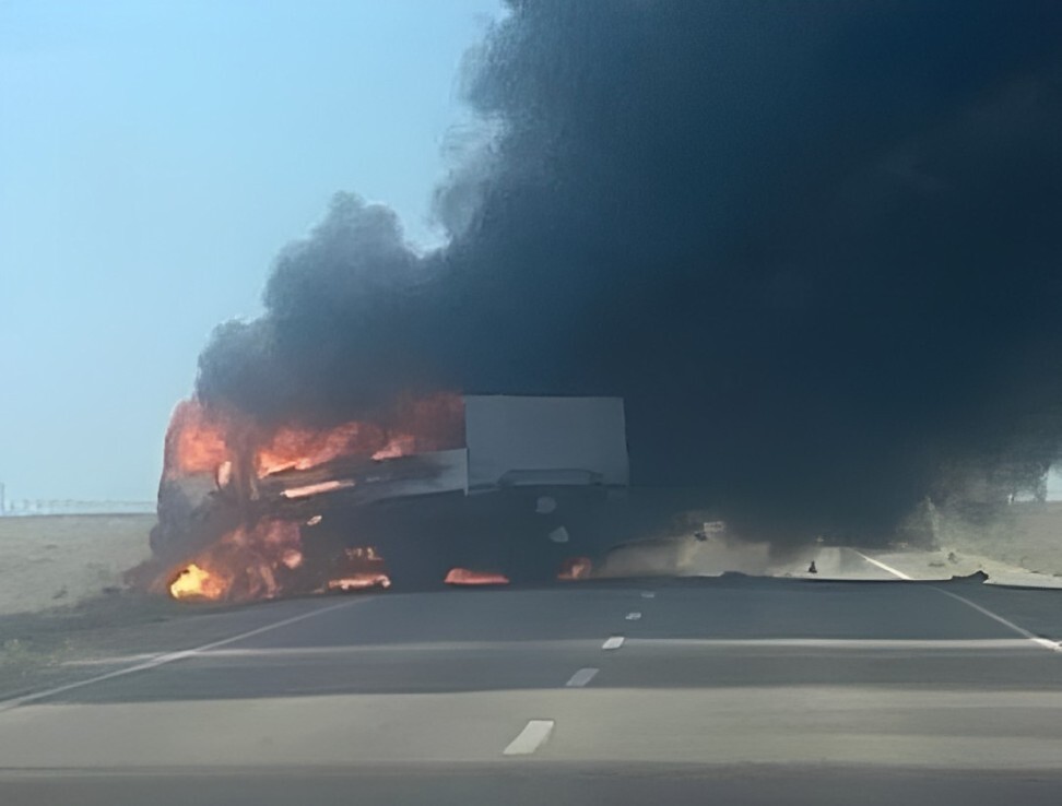 Два авто сгорело в смертельном ДТП в Мангистауской области
