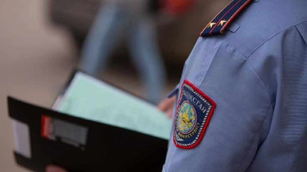 МВД: полицейский не обязан предъявлять документы