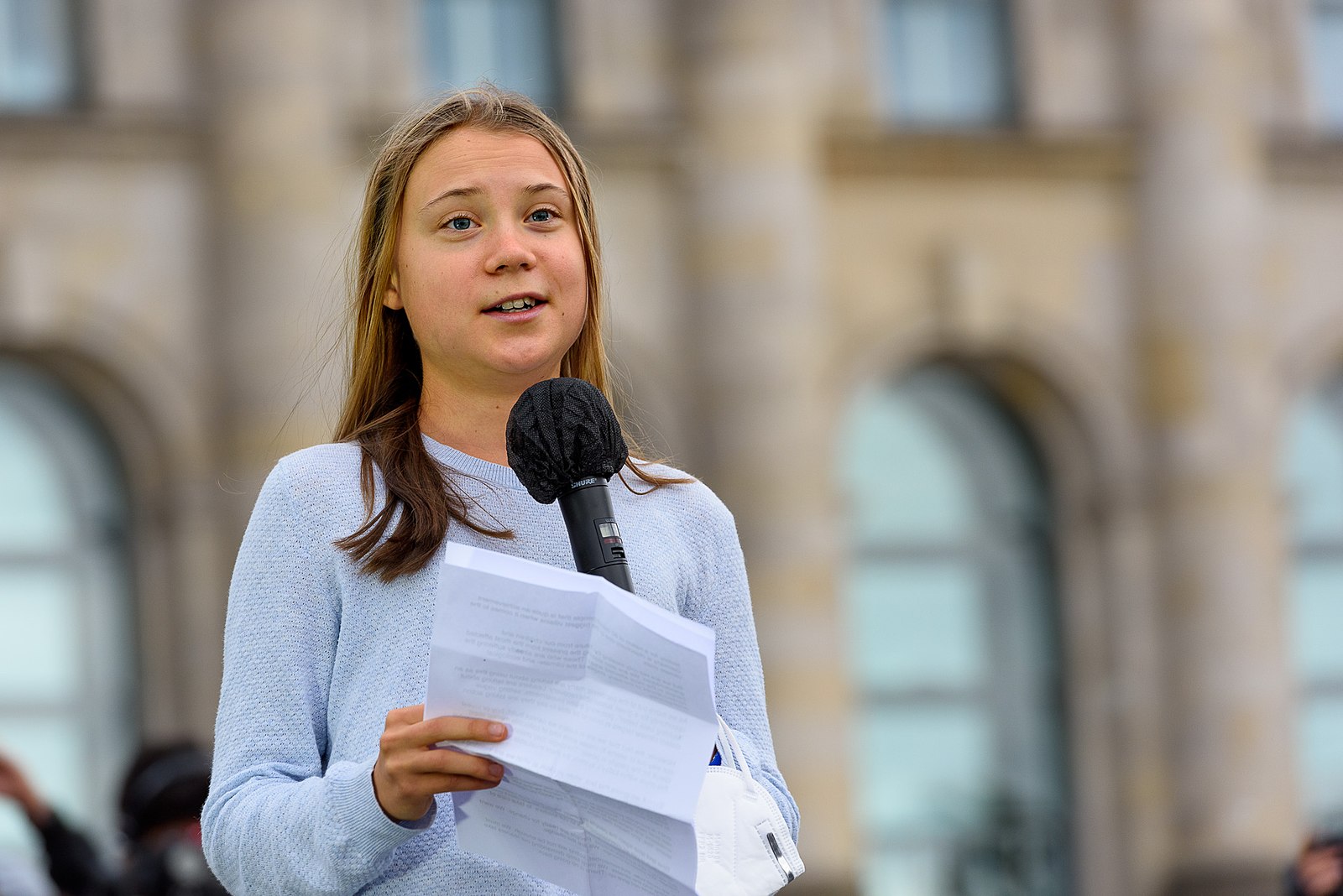 Greta_Thunberg_spricht_beim_Klimastreik_vor_dem_Reichstag_(51513946473)