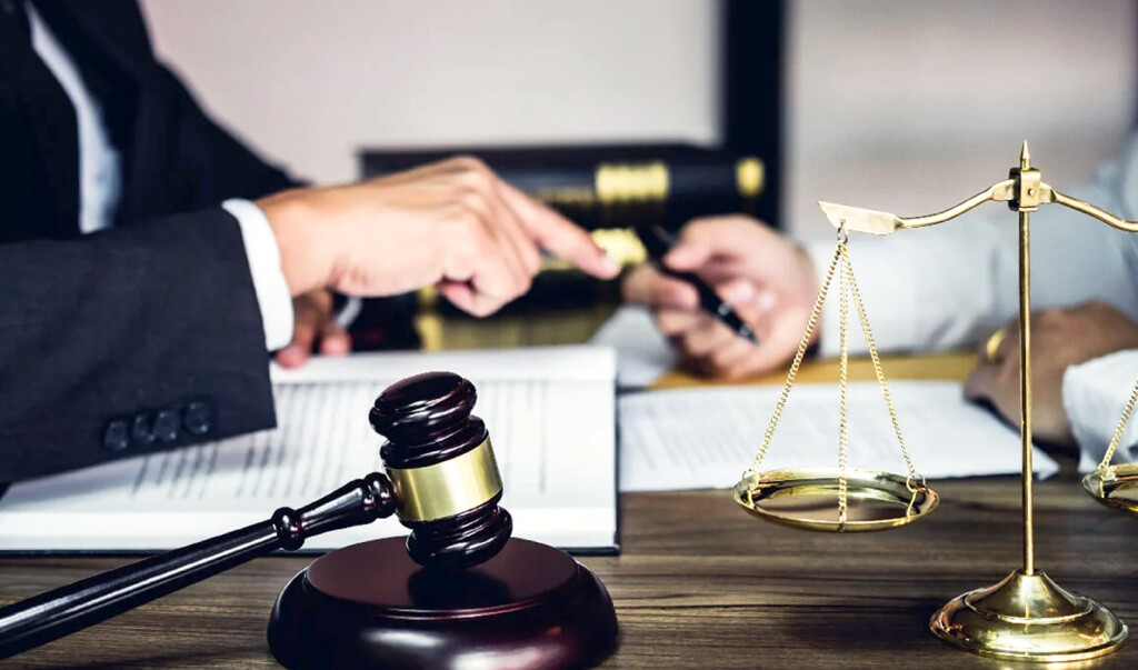 Жалған адвокат алаяқтық жасағаны үшін сотталды