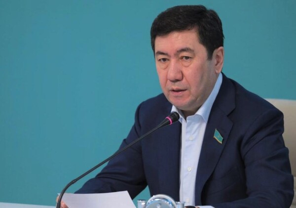 «Эпоха власти в одних руках завершилась»: спикер мажилиса раскритиковал период правления Нурсултана Назарбаева