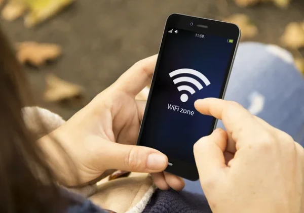 Министр посоветовал переходить на Wi-Fi при проблемах мобильным интернетом