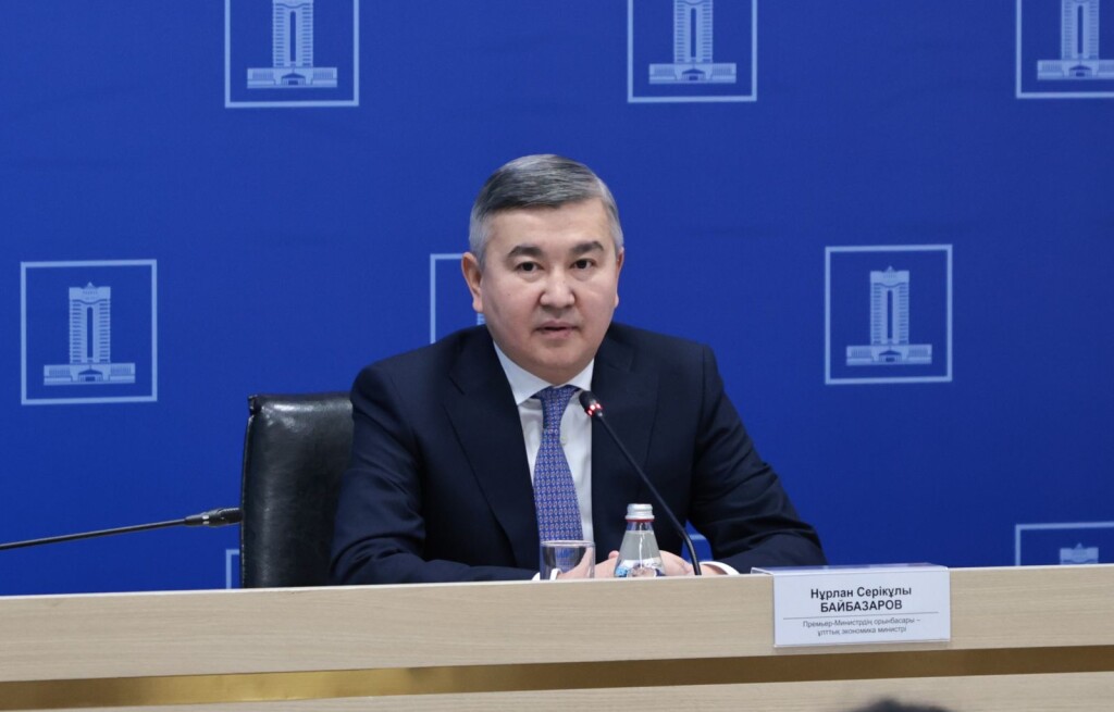 Нурлан Байбазаров о покупке долларов: стоит ли казахстанцам сейчас инвестировать в валюту?