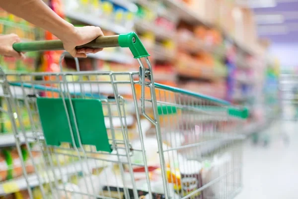 Цены на социально значимые продукты в Казахстане взлетели за неделю