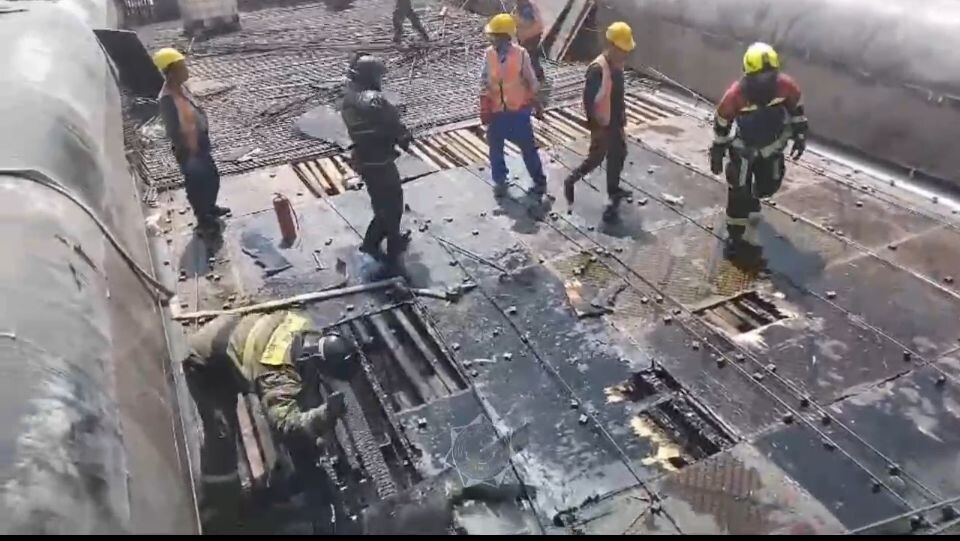 В Астане загорелся строящийся LRT