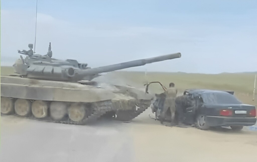 «Уступи дорогу танку»: авария произошла на полигоне в Жамбылской области