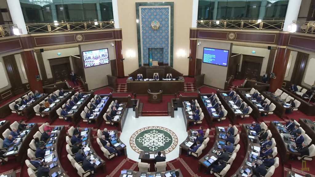 Мажилис утвердил республиканский бюджет на 2025-2027 годы