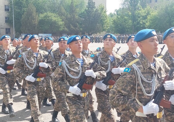 Как живут срочники в армии Казахстана